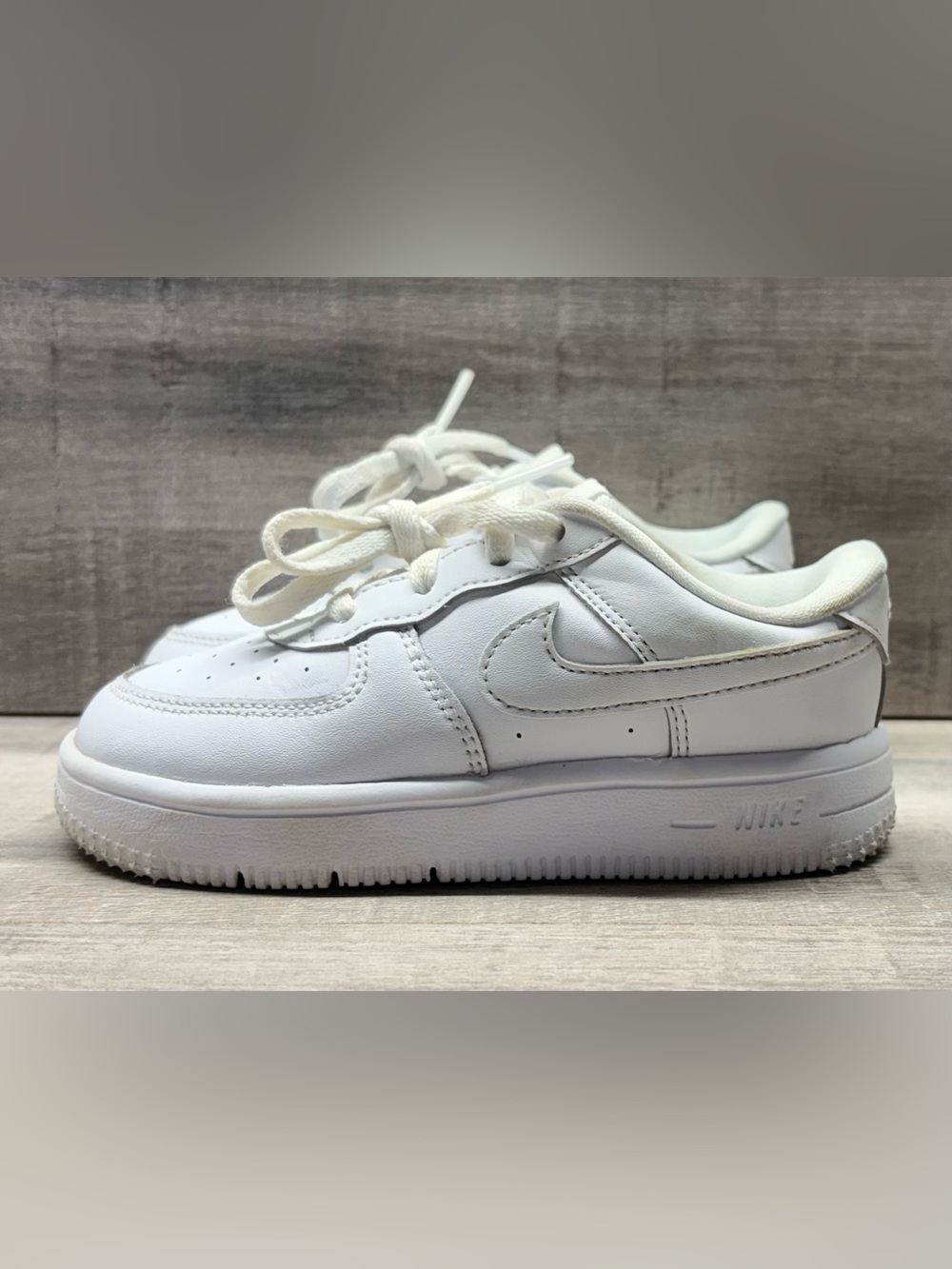 Nike AF1 Kids White Low-Top Lace-Up Sneakers - Picture 2 of 6